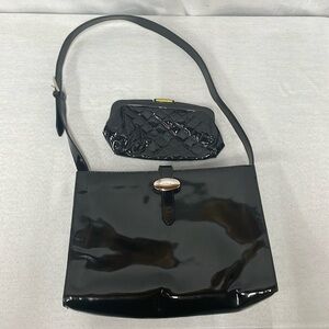 Vintage Furla patent leather shoulder purse.